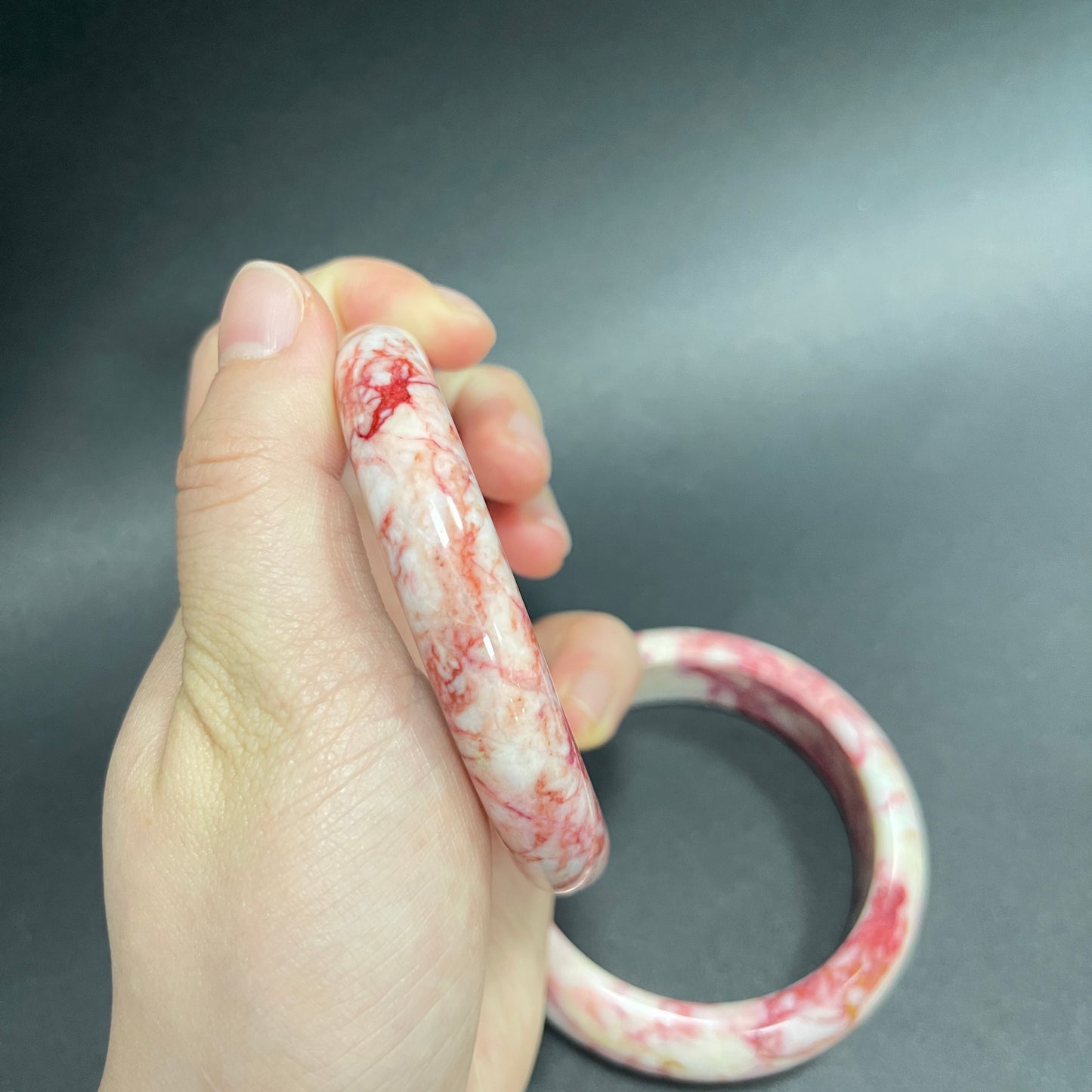 Cinnabar Crystal Raw Stone Bangle – Pink & White Natural Veins, High-Vibrational Spiritual Jewelry for Energy Protection & Collector’s Gemstone