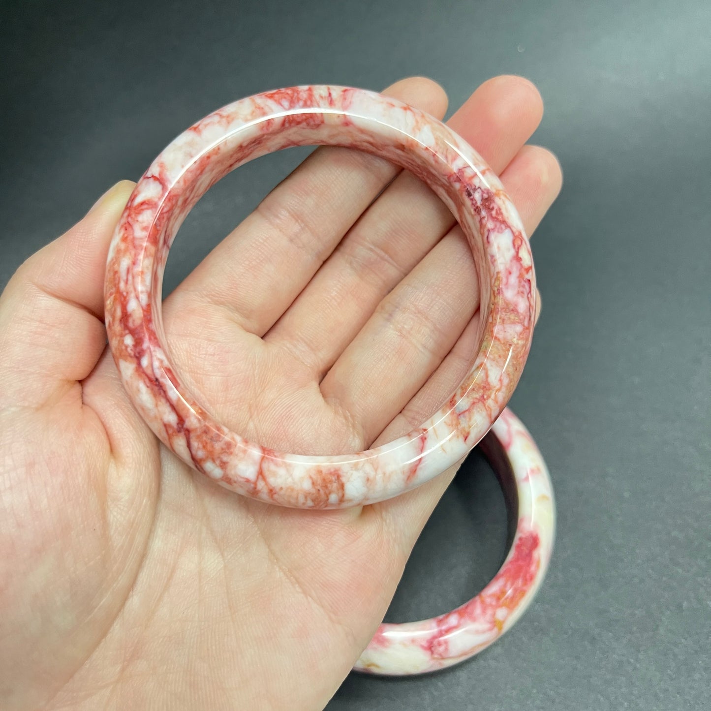 Cinnabar Crystal Raw Stone Bangle – Pink & White Natural Veins, High-Vibrational Spiritual Jewelry for Energy Protection & Collector’s Gemstone
